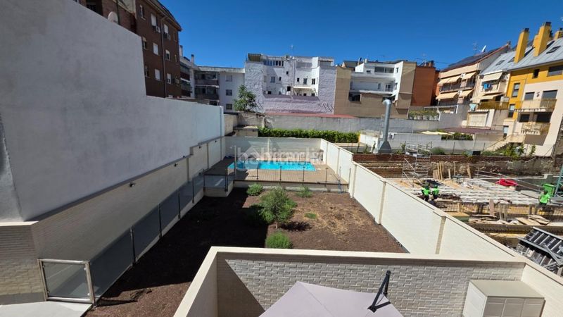 Foto cdd20561-f941-492f-b35b-294c30a69733. Lloguer pis amb calefacció piscina a Valdeacederas Madrid
