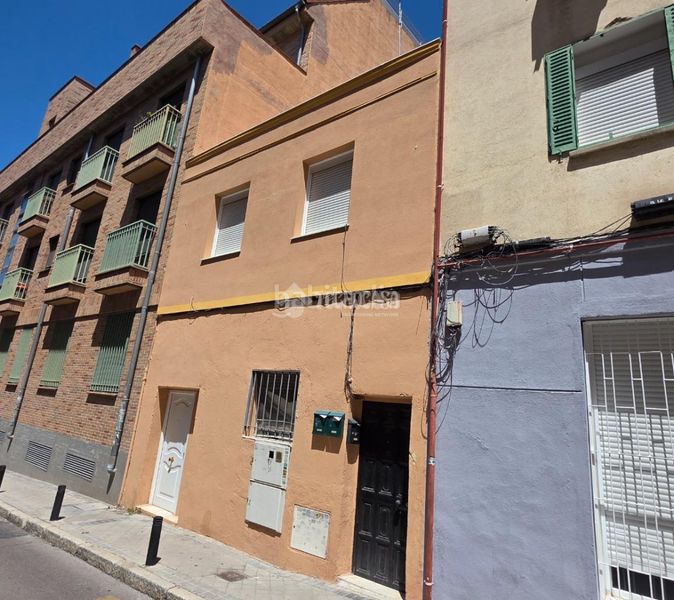 Foto 6616952b-003f-4ed9-88e5-274759d9fc0e. Casa amb calefacció a Valdeacederas Madrid
