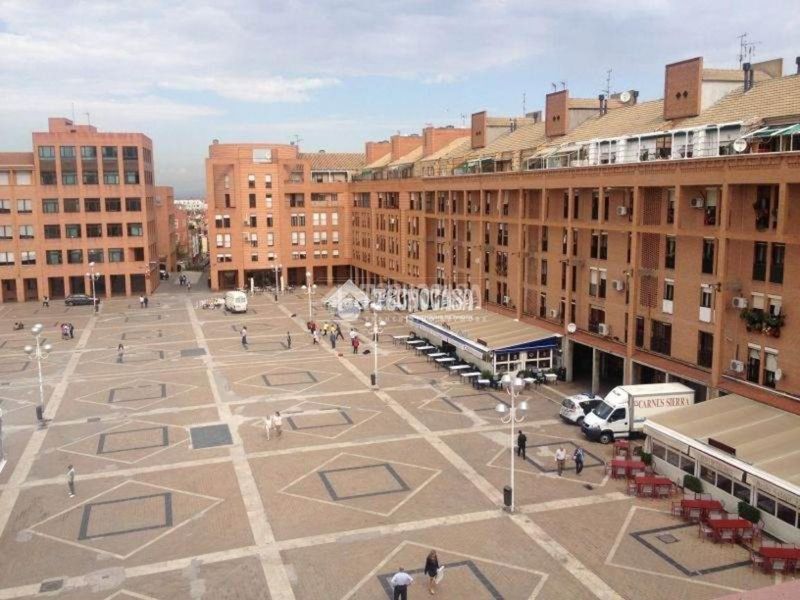 Foto d8f1b1f3-f8c6-4983-97c5-9a6e6869de1c. Pis a Valdeacederas Madrid