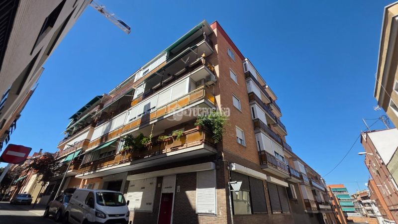 Foto d3f9315d-a79e-4b00-9091-fa4a328ab66f. Pis amb calefacció a Valdeacederas Madrid