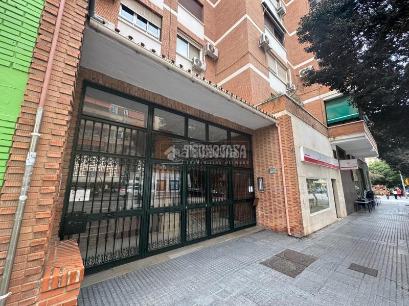 Foto 148a046a-c559-44c4-9ecf-405b60929fba. Parking coche boxplaza de garaje en venta en Los Castillejos - La Trinidad Málaga