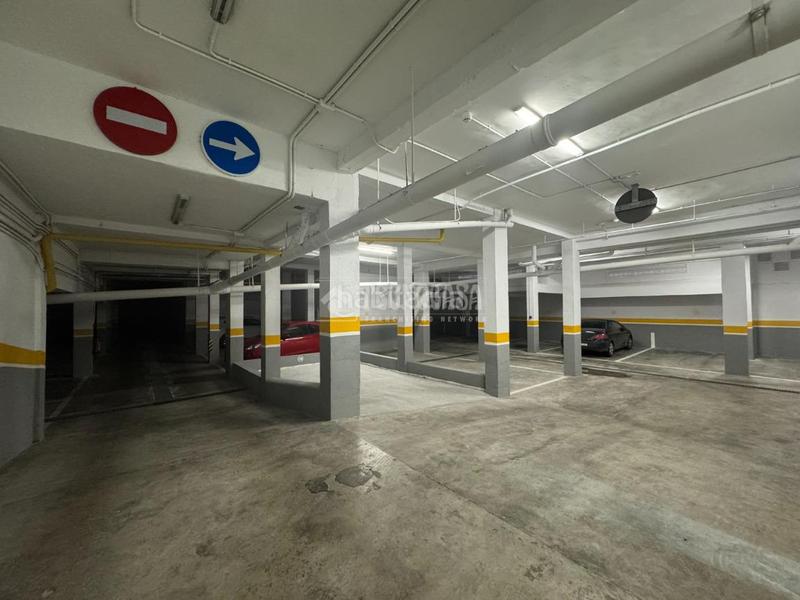 Foto 1ee84d21-2031-4a64-a081-85e98f1a408e. Parking coche boxplaza de garaje en venta en Los Castillejos - La Trinidad Málaga