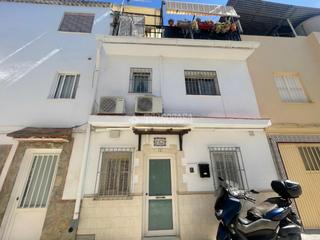 Casa aparellada  N/a. Casa en venta en málaga