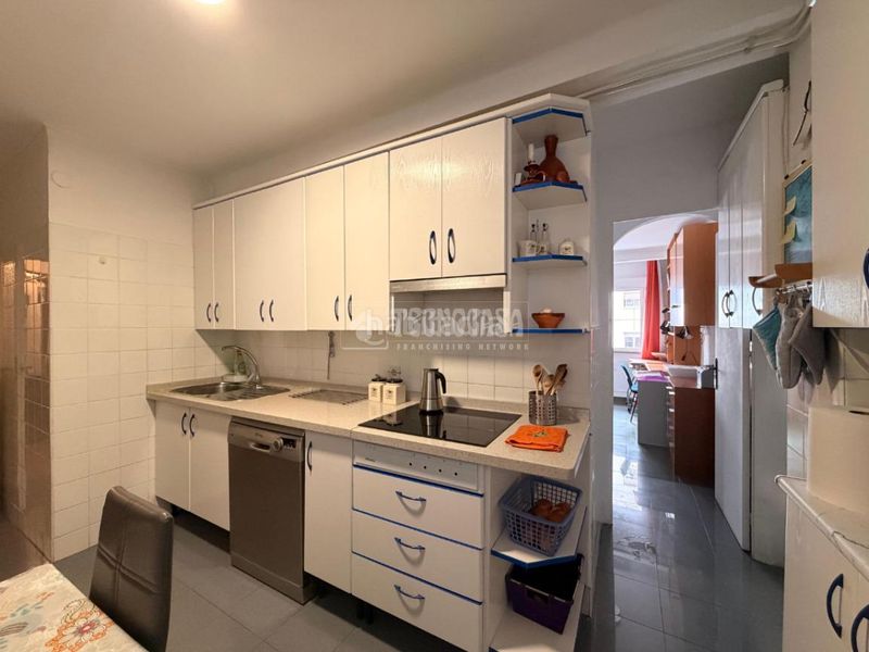 Foto 0c0a9962-e692-41fe-acb8-0eb0d894aaab. Pis amb aparcament a Los Castillejos - La Trinidad Málaga