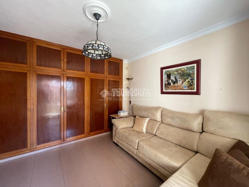 Foto 7e15b0ff-67dd-4202-9968-5a55916b32a3. Pis amb aparcament a Los Castillejos - La Trinidad Málaga