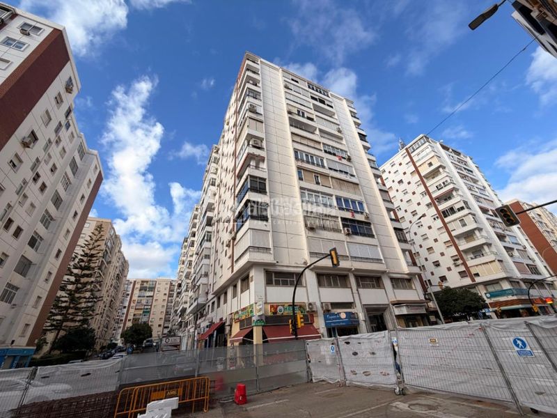 Foto f5fdbfae-4b2c-4bbd-a1b2-8819759dad3f. Pis amb aparcament a Los Castillejos - La Trinidad Málaga