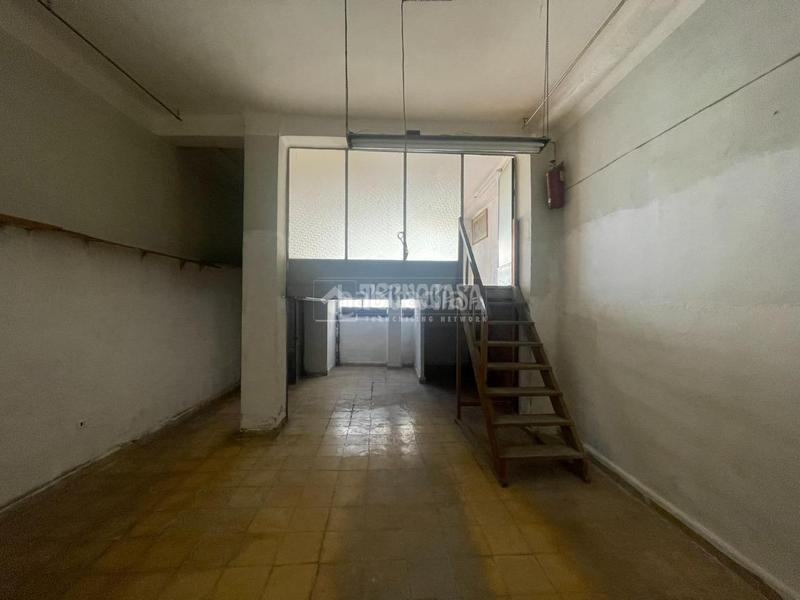 Foto a18188bd-4398-47d3-846c-af9cdb549934. Local comercial  en venta en Suárez Málaga
