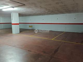 Car parking  C. brújula. Boxplaza de garaje en venta en málaga