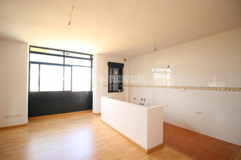 Foto 0084a772-9bd3-4d7f-b5d9-f1d4ef0cc294. Estudi amb aparcament a Las Flores - Huerta Gabias (Las)