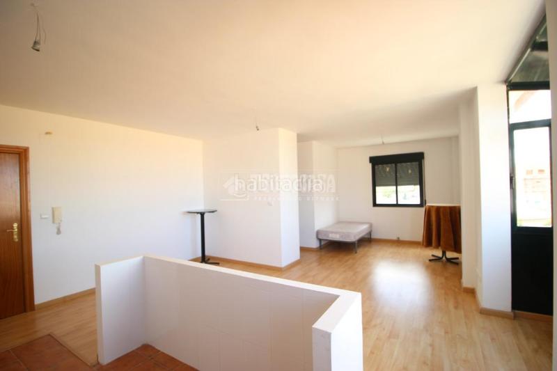 Foto 8912c9dc-7cff-457d-a509-f6f522081fd0. Estudi amb aparcament a Las Flores - Huerta Gabias (Las)