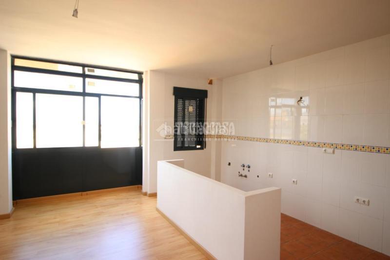 Foto eff21142-6ea6-4298-98fd-3d0936d5211b. Estudi amb aparcament a Las Flores - Huerta Gabias (Las)