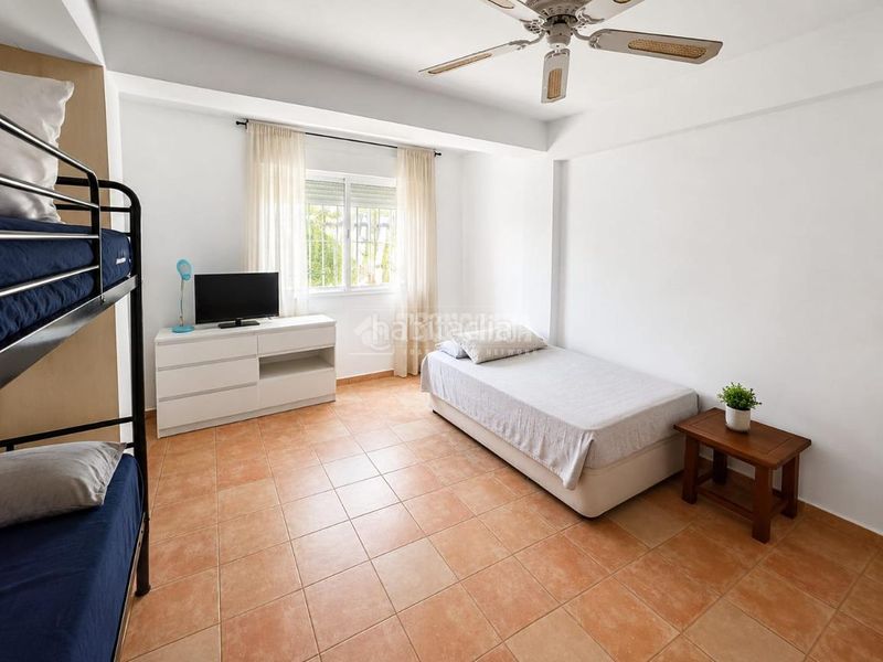 Foto cc9be477-522a-4ce3-8654-26afa92101c8. Estudi a Las Brisas Marbella