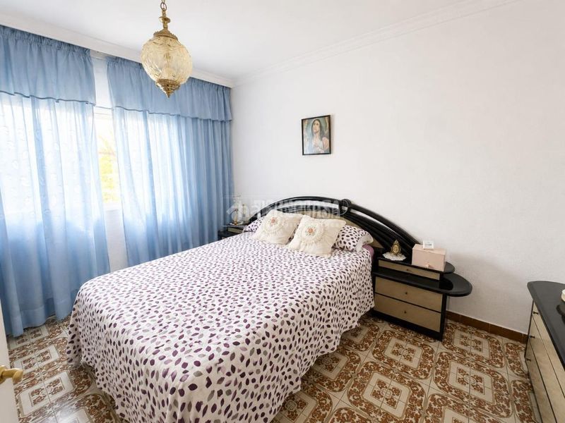 Foto ebe8a801-c00f-49a6-b74c-b47ac7518b0a. Pis a los jardines de Marbella - la ermita Marbella