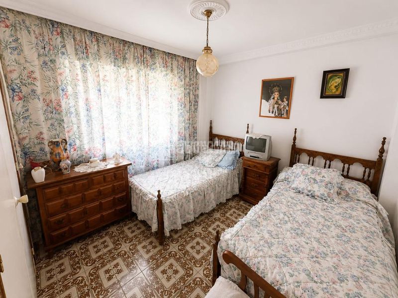 Foto ed987e8e-ec32-46cc-b7b4-515aaf4eb682. Pis a los jardines de Marbella - la ermita Marbella