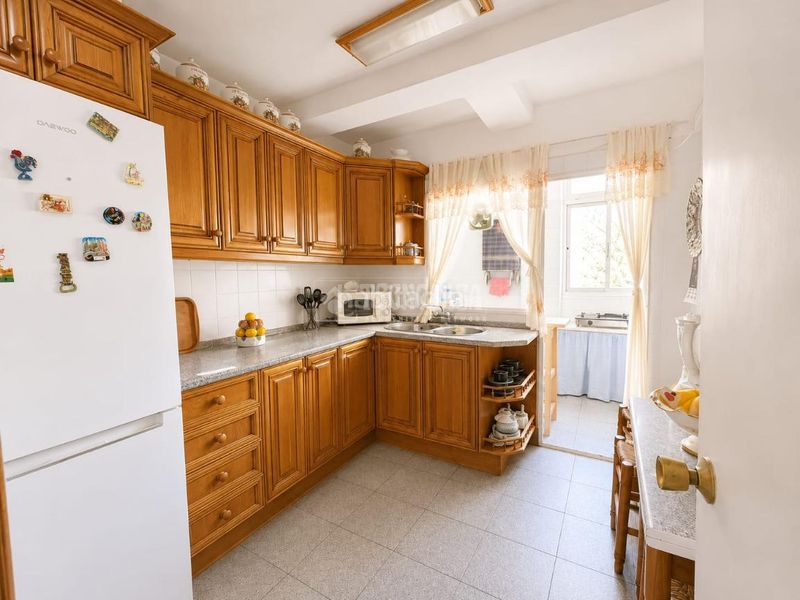 Foto f6439c5a-a902-4346-9cba-7bc28de0478d. Pis a los jardines de Marbella - la ermita Marbella