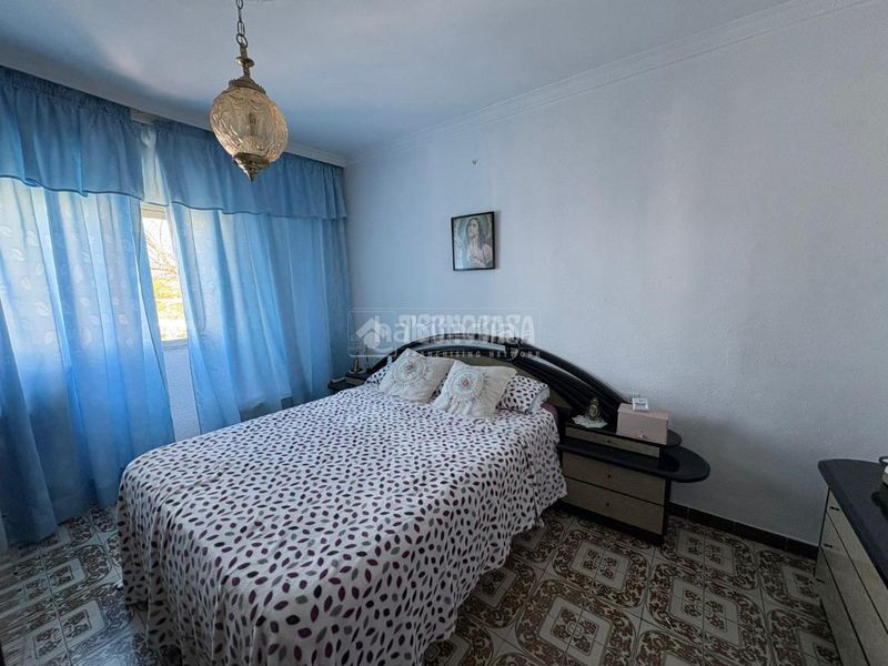 Foto fc5c13e0-e41e-4e18-b297-17f036e78b1f. Pis a los jardines de Marbella - la ermita Marbella