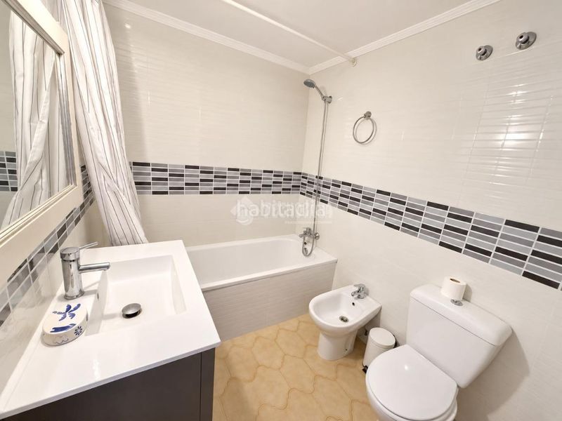 Foto df800d12-67ca-42bd-a7f9-d349b5fa65f6. Pis a los jardines de Marbella - la ermita Marbella