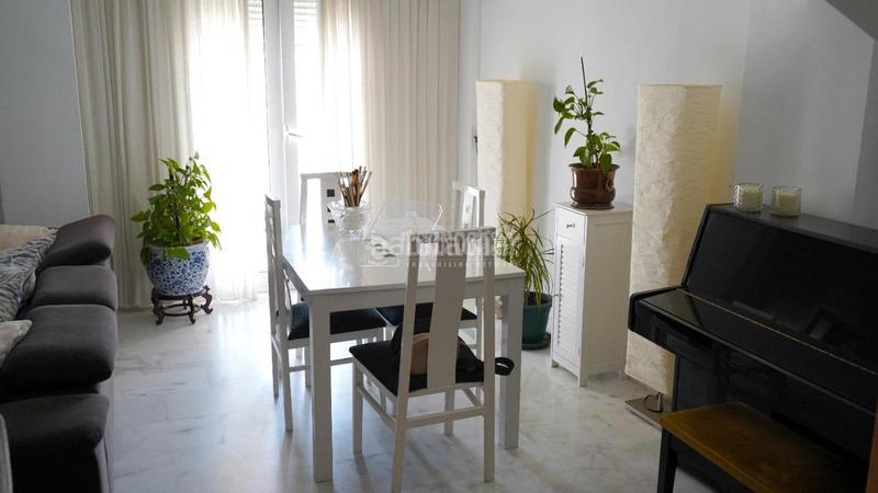 Foto b3f6d2b0-ab57-43fd-9695-72e7d6a05cf5. Maison jumelée avec parking dans Olivar de Quintos Montequinto
