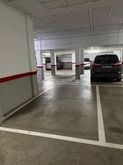 Posto auto in Centro. Boxplaza de garaje en venta en dos hermanas