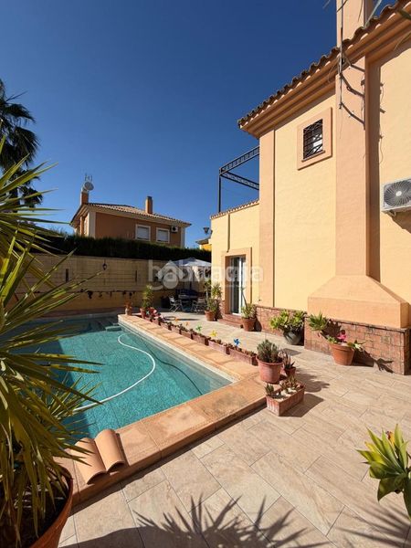 Foto dcccfef8-dbec-4694-8f94-5eb84177adc8. Casa amb aparcament piscina a Olivar de Quintos Montequinto