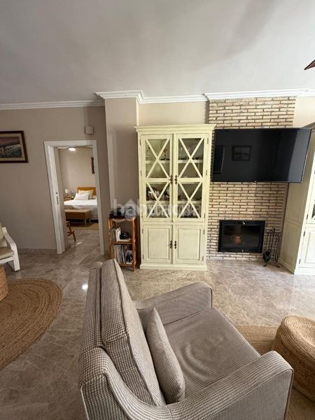 Foto ef0fdb57-f633-471b-92d1-0576393e9c5e. Casa amb aparcament piscina a Olivar de Quintos Montequinto