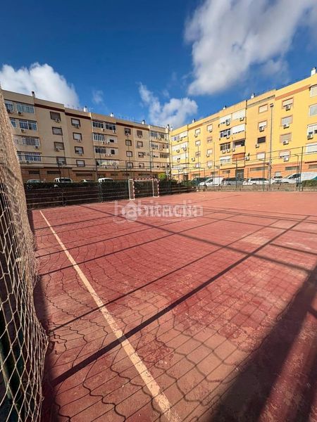 Foto 142b7055-aeae-42f1-8c00-de6d2e0d3afd. Pis amb piscina a Avenida de Europa Montequinto