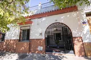 Casa pareada  C. virgen del carmen. Casa en venta en sevilla