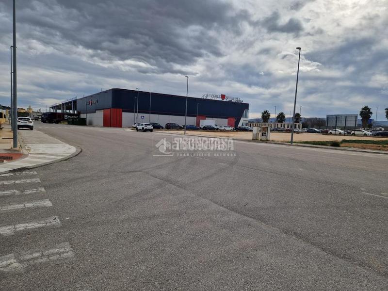 Foto 63be73a2-28b1-4c79-bf92-fc5f4f3815d4. Area edificabile industriale in Osuna