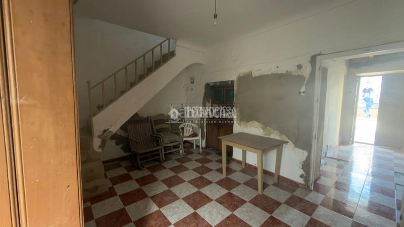 Foto b20e4879-6327-43a2-90f8-8377af4071be. Casa a Lantejuela (La)