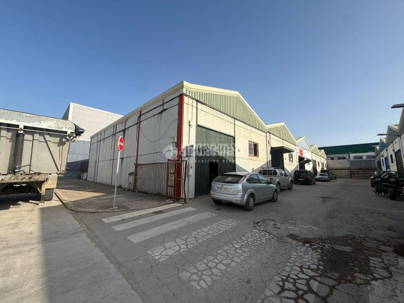 Foto 4fda0cd2-c93f-459e-b494-8d7c8af64833. Local comercial a Arahal