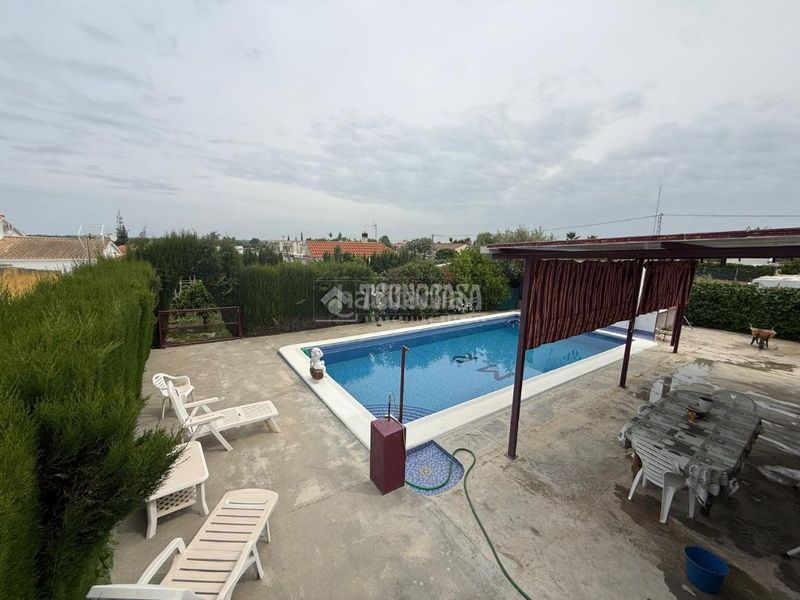 Foto aefbbb60-098a-40a3-808f-84d5520e6965. Masia amb calefacció a Arahal