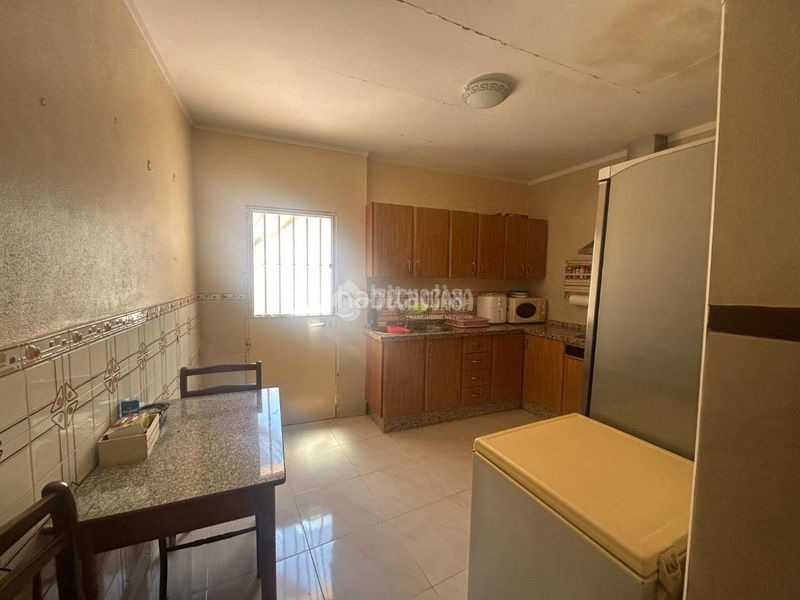 Foto 4ad13e4a-00d8-48ba-a949-358e6de763cd. Casa  en venta en Paradas