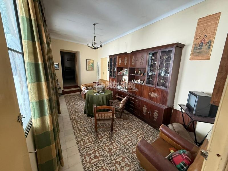 Foto c719d110-6de1-4d0a-b26f-0ab57911b0e1. Casa aparellada a Arahal