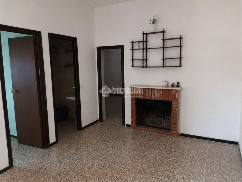 Foto 182a192a-9509-48b9-9038-e267eff41f4d. Masia amb piscina a Arahal