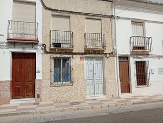 Casa aparellada  C. erillas. Casa en venta en el saucejo