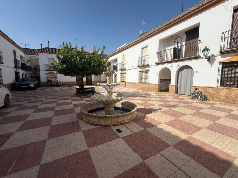 Foto 3775fd48-112b-4528-973b-47d418f151b9. Casa aparellada amb calefacció a Puebla de Cazalla (La)