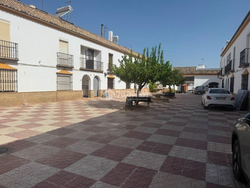 Foto 594438e9-edba-4893-915f-3215118817bc. Casa aparellada amb calefacció a Puebla de Cazalla (La)