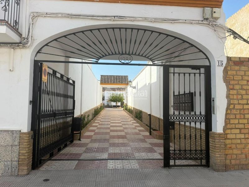 Foto 6a52f41f-f825-4c9b-9b95-8c54af57d499. Casa aparellada amb calefacció a Puebla de Cazalla (La)