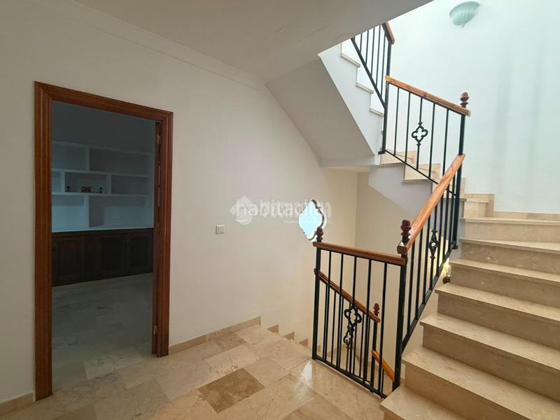 Foto ccf75edf-4931-4d0b-b7b7-c5b43071a274. Casa aparellada amb calefacció a Puebla de Cazalla (La)