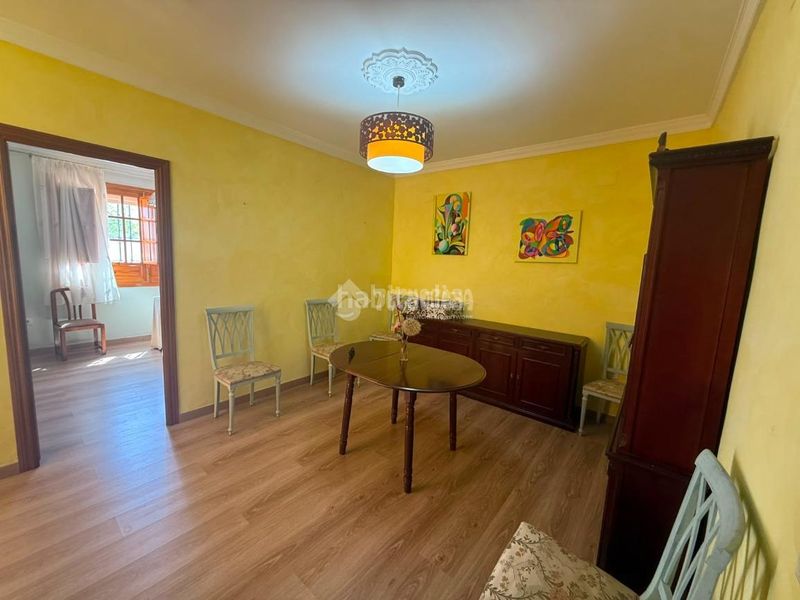 Foto ee3791d4-66ac-47ee-b188-0ffc39bfd5f1. Casa aparellada amb calefacció a Puebla de Cazalla (La)
