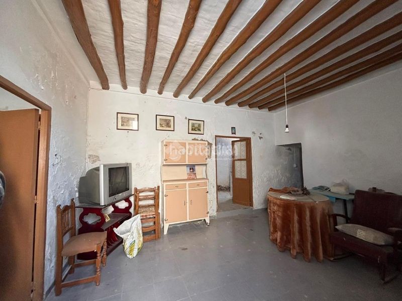 Foto 4038b346-0c3c-4a25-b5c8-2cb73e31a18c. Casa aparellada a Osuna