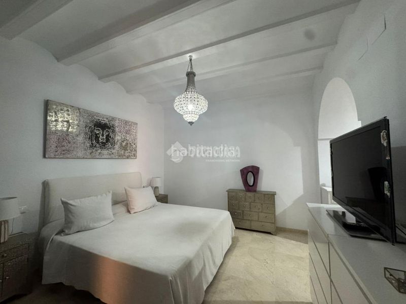 Foto a535de7a-82c9-4d4c-985a-a463fe86caed. Casa aparellada a Osuna
