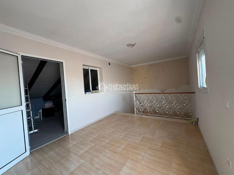 Foto 0e0d12d5-2db9-499d-8e9c-3c3d7005f8df. Towny house with parking in Osuna