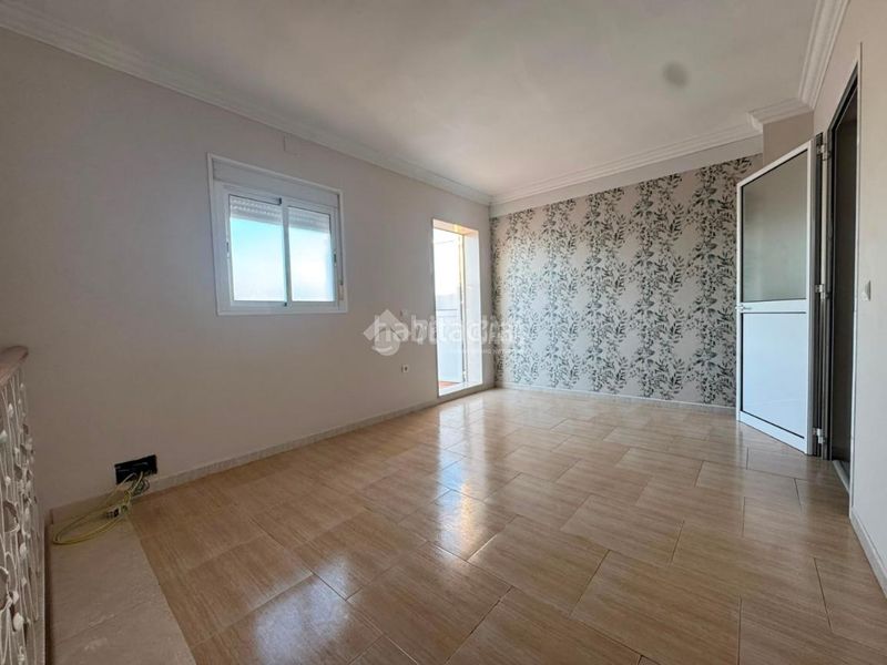 Foto 1e288ce5-cdb4-4494-9887-73f8dc97227e. Towny house with parking in Osuna