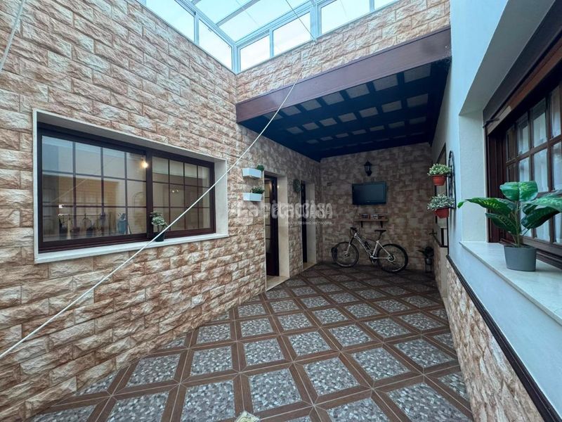 Foto 35d9f2c7-cfc3-4be9-b7fc-dc44e9d4b753. Towny house with parking in Osuna