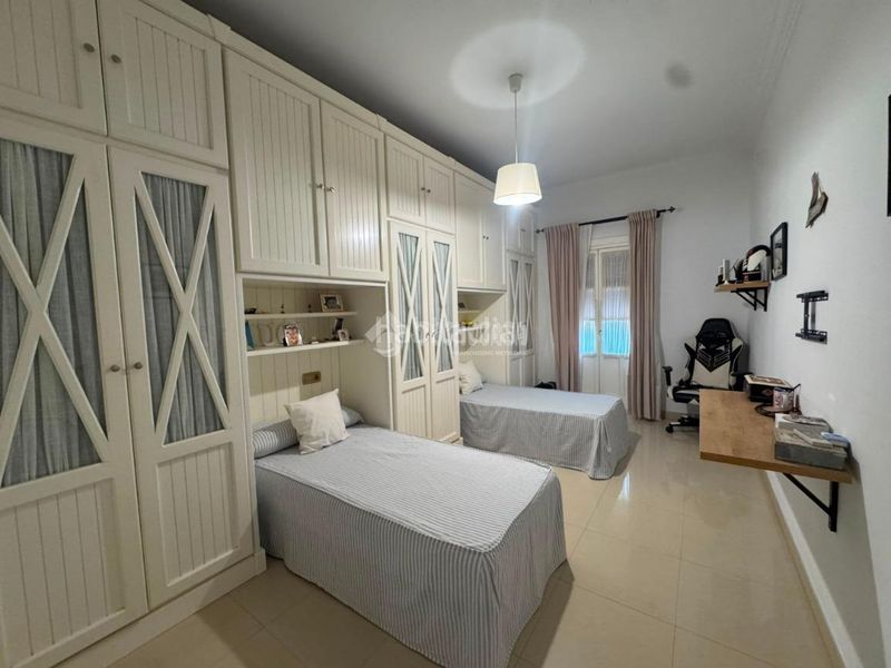 Foto 4071031d-edb9-45ed-b689-a28e66b2b801. Towny house with parking in Osuna