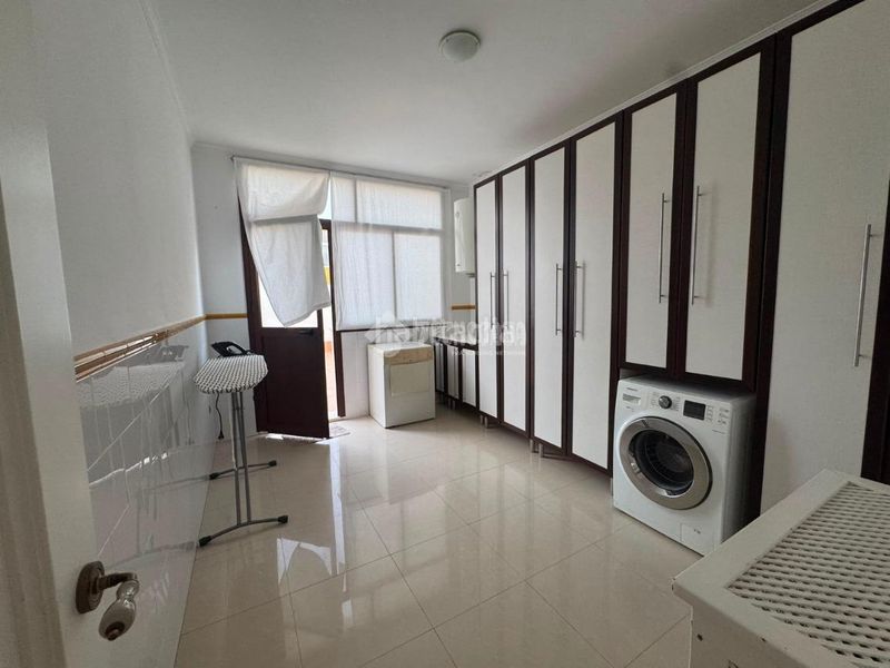Foto 4f336f9d-aff1-46ee-9cc6-f18208c8c15b. Towny house with parking in Osuna