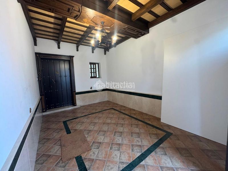 Foto b4575cfe-08df-489f-80e7-755c42ef53b4. Towny house with parking in Osuna