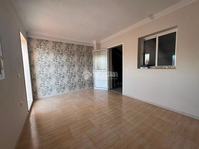 Foto c60280f4-e6f0-45af-b221-033ec60907a7. Towny house with parking in Osuna