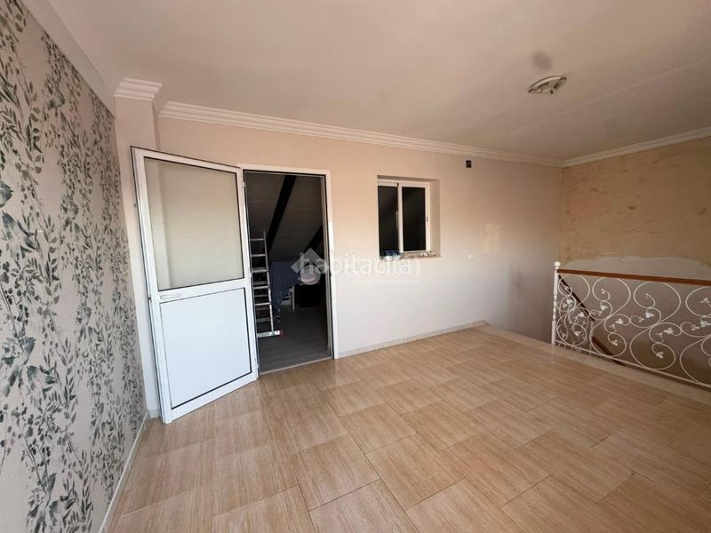 Foto f95057ea-b641-43c9-9555-f5f1631a811d. Towny house with parking in Osuna